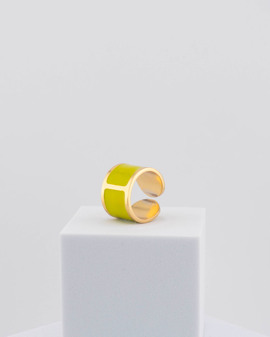 Handcrafted in Tuscany, the MarriCortona Smalto Rings combine 18k gold and hand-painted enamel — vibrant, refined, and authentically Made in Italy.