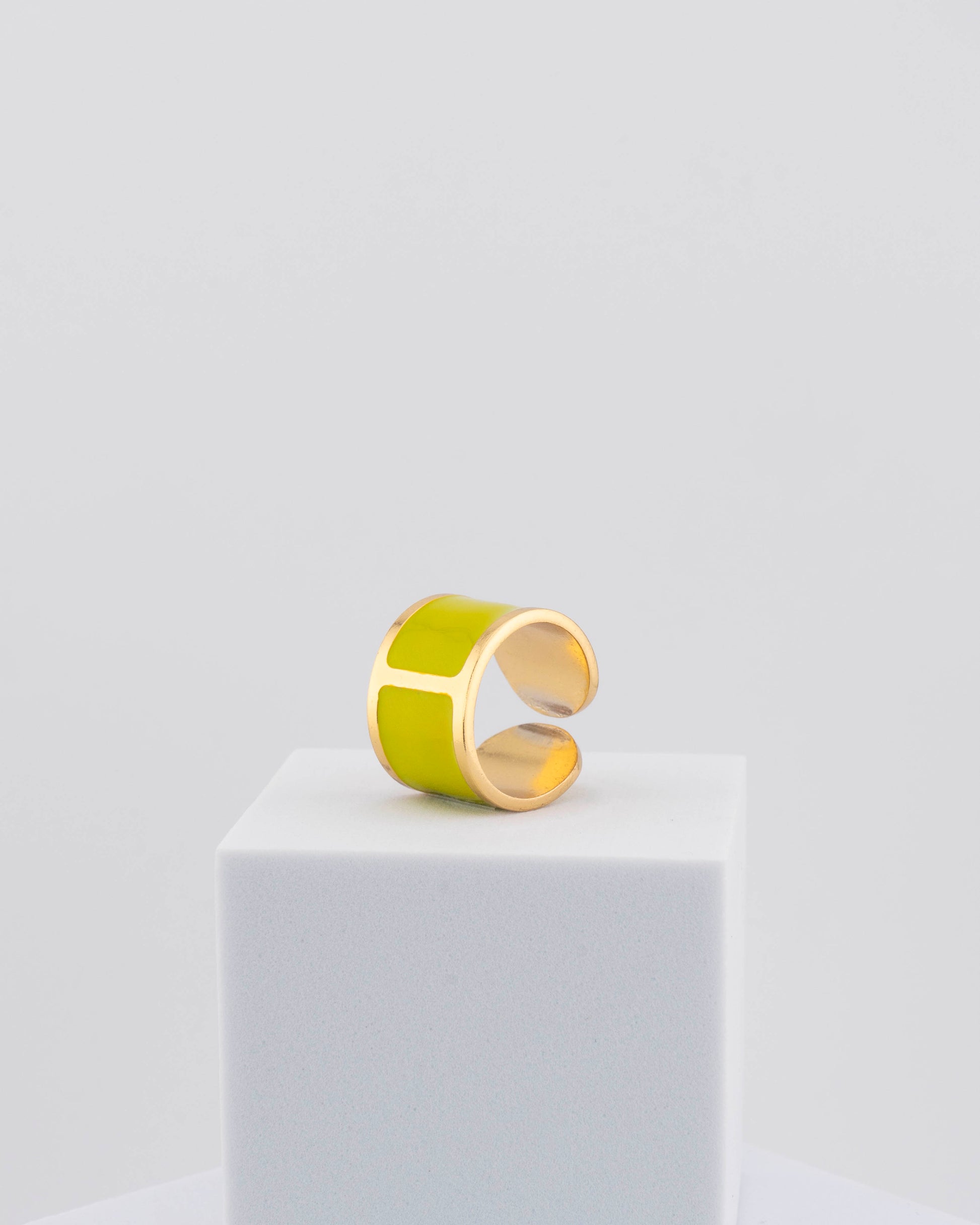 Handcrafted in Tuscany, the MarriCortona Smalto Rings combine 18k gold and hand-painted enamel — vibrant, refined, and authentically Made in Italy.