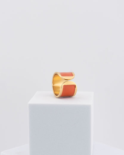 Handcrafted in Tuscany, the MarriCortona Smalto Rings combine 18k gold and hand-painted enamel — vibrant, refined, and authentically Made in Italy.