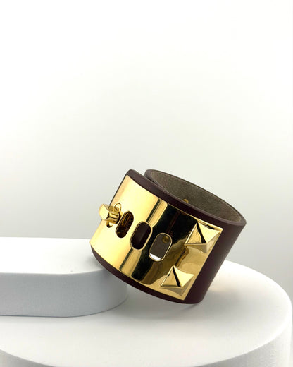 'The Rock' Bracciale in Pelle color Burgundy con Piramidi