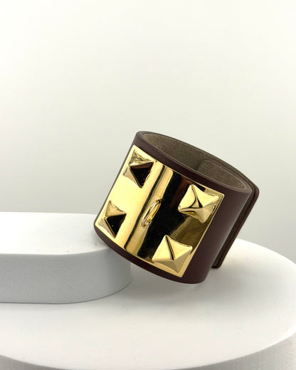 'The Rock' Bracciale in Pelle color Burgundy con Piramidi