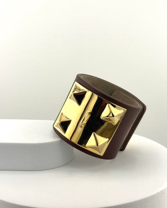 'The Rock' Bracciale in Pelle color Burgundy con Piramidi