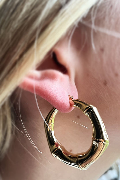 Handcrafted in Tuscany, Marri Cortona’s Gold Light Earrings capture natural brilliance and Italian elegance in a timeless, lightweight design.