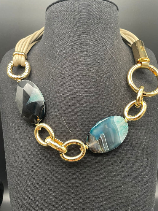 Amarcord necklace with choker in chalk-colored nappa leather with black and aquamarine Agatha stripe