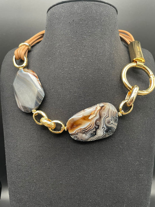 Amarcord necklace with choker in tan nappa leather with striped Black Tiger Agate