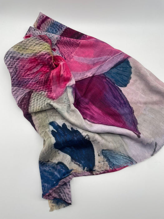 Pashmina in 100% cashmere. Dimensions cm 95x200