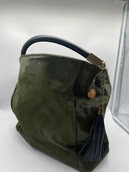 Bag in pelle di mucca colorata, 'verde militare'.