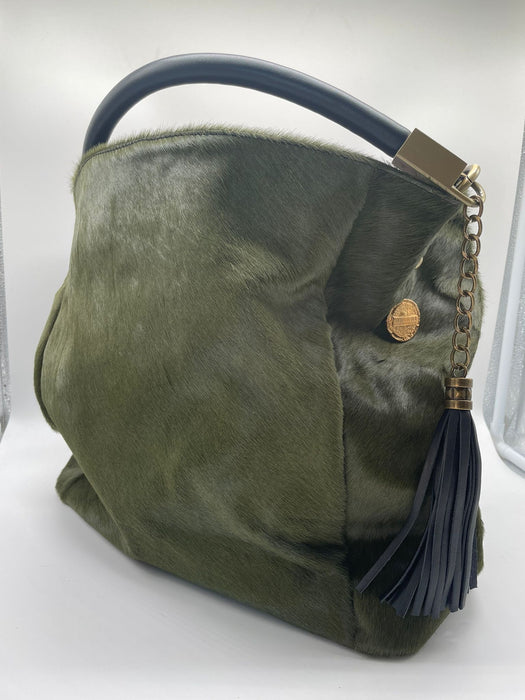 Bag in pelle di mucca colorata, 'verde militare'.