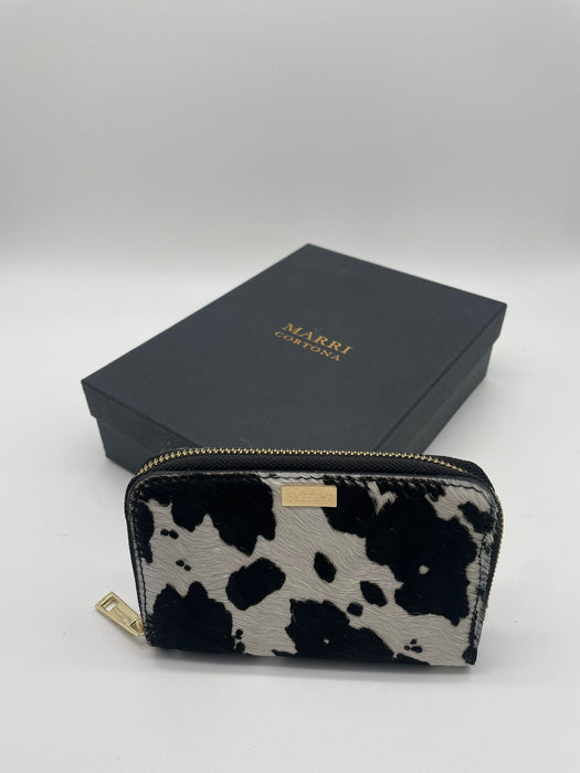 Cowhide leather zip wallet. Spotted print