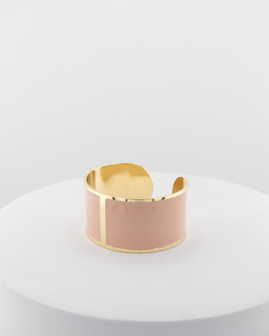 Handcrafted in Tuscany, the MarriCortona Smalto Bracelets in 18k gold and hand-painted enamel feature bold 30 mm bands — radiant, elegant, and uniquely Italian.