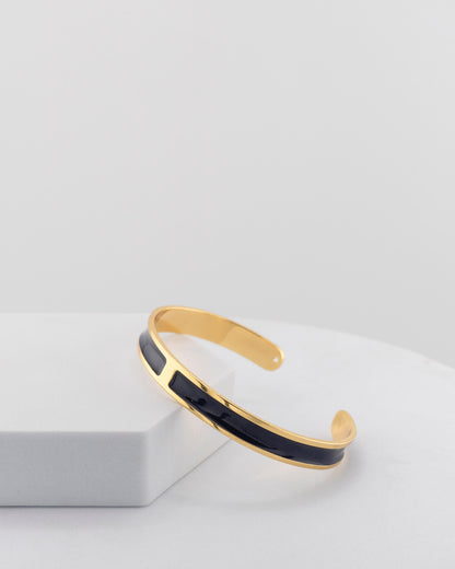 Handcrafted in Tuscany, the MarriCortona Smalto Bracelets in 18k gold and hand-painted enamel embody Italian artistry, color, and timeless elegance.