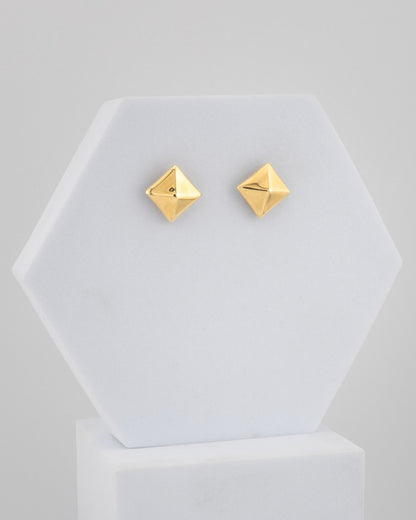 Bronze earrings plated in 18K gold, handcrafted with lost-wax casting.
An original Marri Cortona design — handmade in Tuscany.