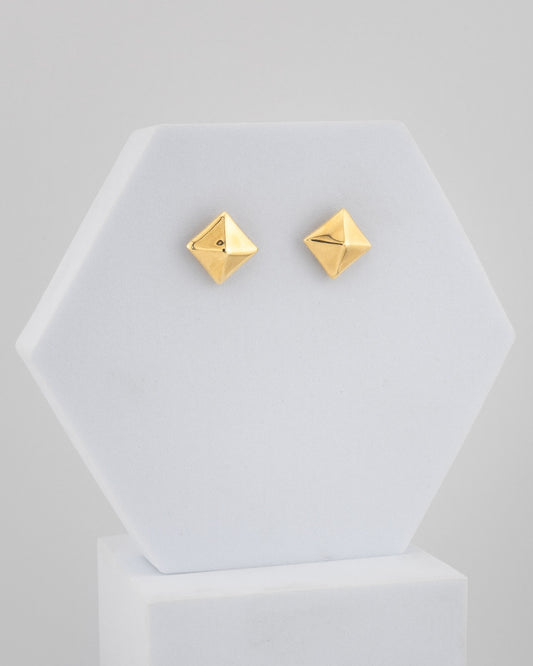 Bronze earrings plated in 18K gold, handcrafted with lost-wax casting.
An original Marri Cortona design — handmade in Tuscany.