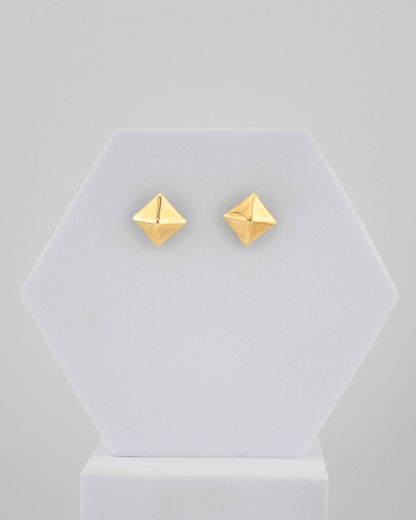 Bronze earrings plated in 18K gold, handcrafted with lost-wax casting.
An original Marri Cortona design — handmade in Tuscany.