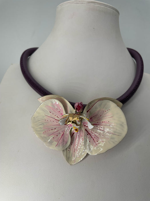 Collana Orchidea larghezza 7.5 cm