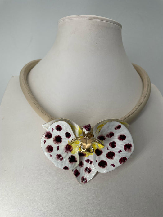 Collana Orchidea larghezza 7.5 cm