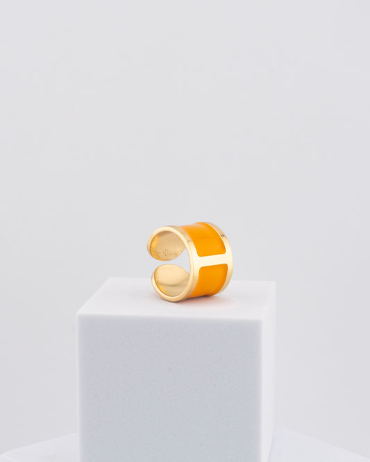 Handcrafted in Tuscany, the MarriCortona Smalto Rings combine 18k gold and hand-painted enamel — vibrant, refined, and authentically Made in Italy.