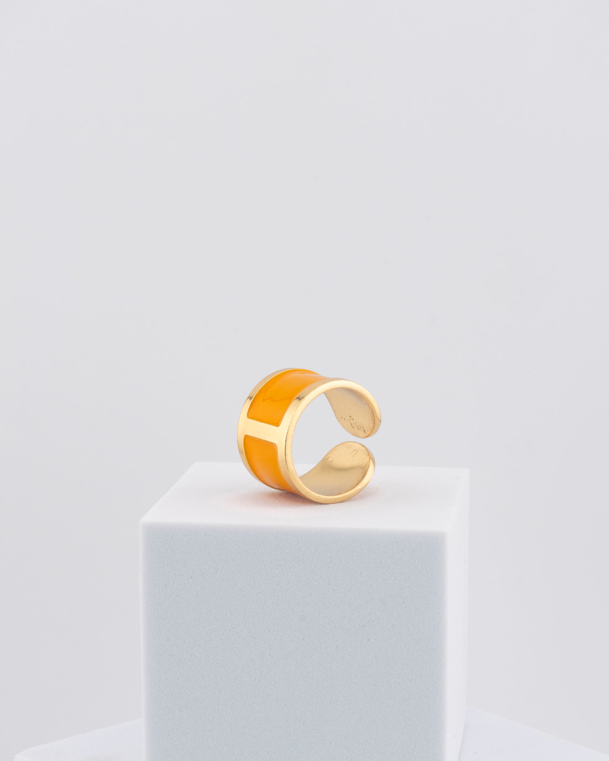 Handcrafted in Tuscany, the MarriCortona Smalto Rings combine 18k gold and hand-painted enamel — vibrant, refined, and authentically Made in Italy.