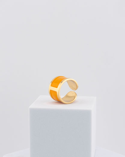 Handcrafted in Tuscany, the MarriCortona Smalto Rings combine 18k gold and hand-painted enamel — vibrant, refined, and authentically Made in Italy.