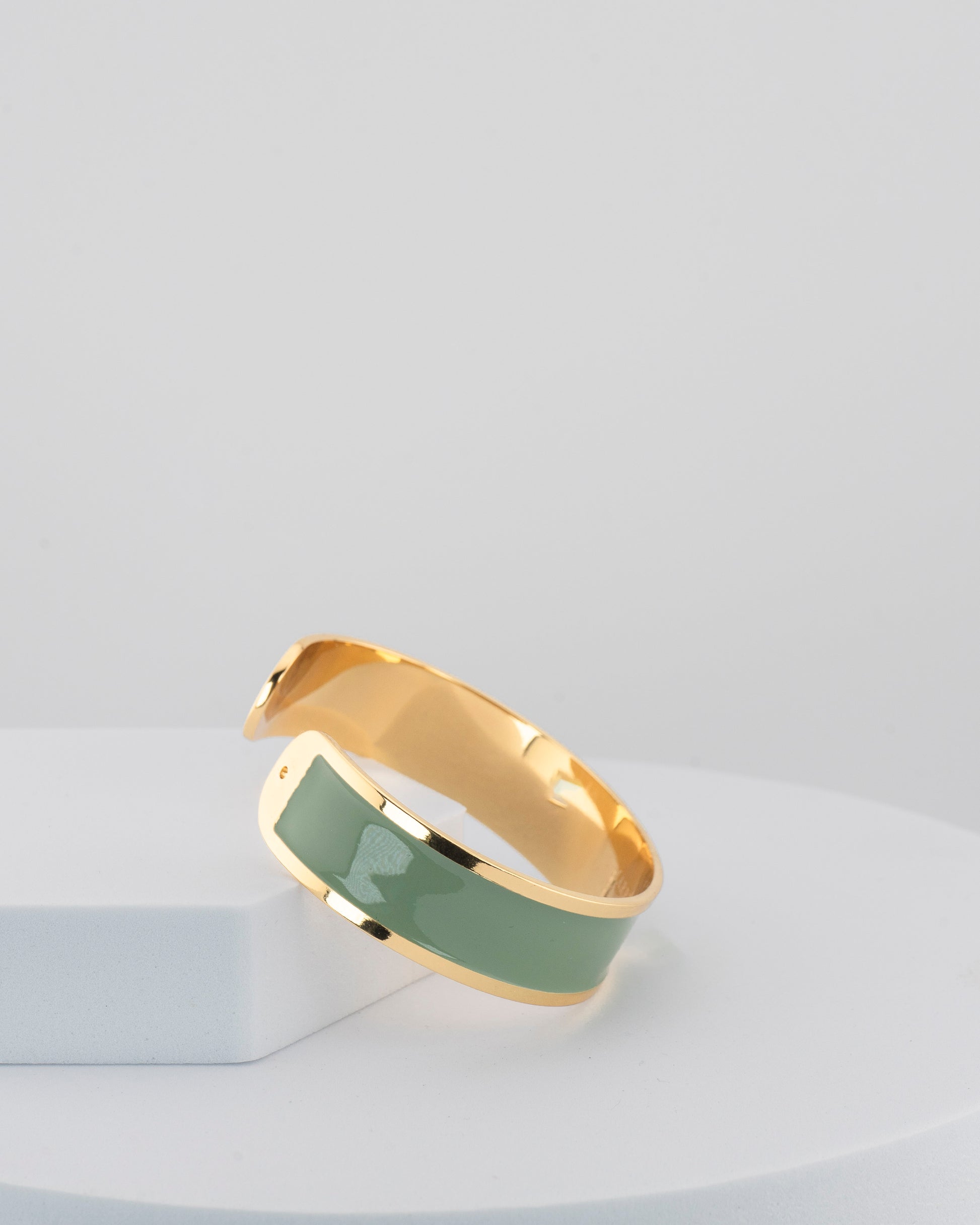Handcrafted in Tuscany, the MarriCortona Smalto Bracelets in 18k gold and hand-painted enamel shine with color, elegance, and authentic Italian artistry.