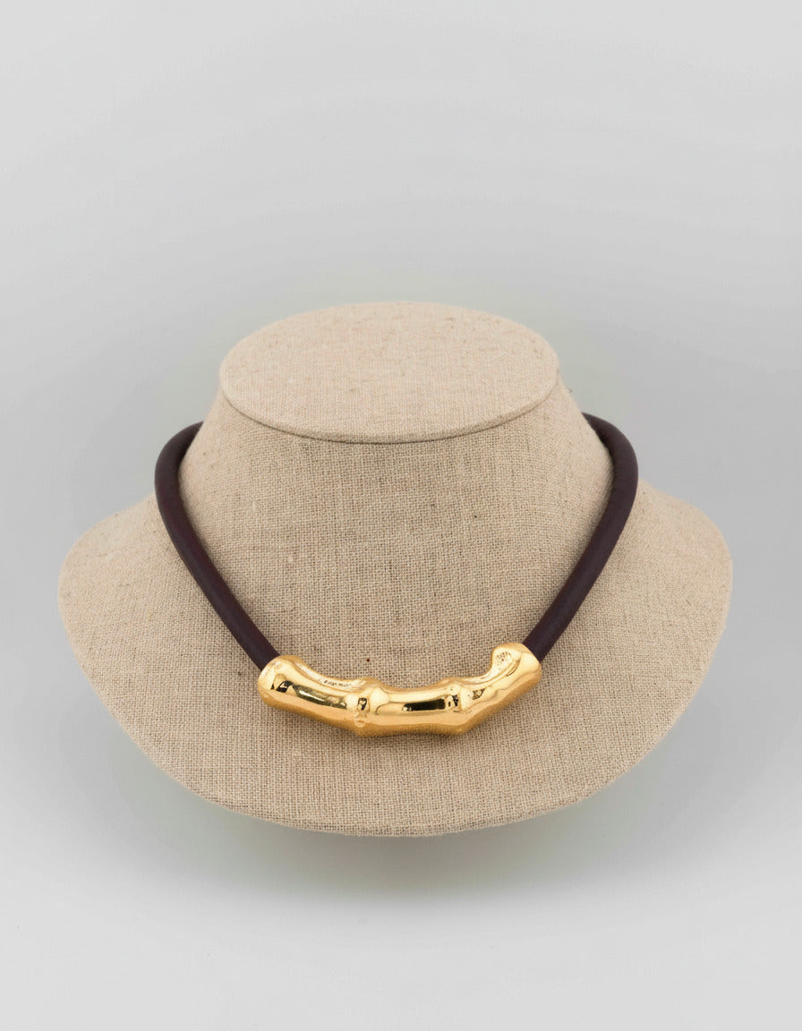 Handcrafted in Tuscany, the Bamboo Necklace by Marri Cortona symbolizes strength, grace, and renewal — timeless elegance made in Italy.