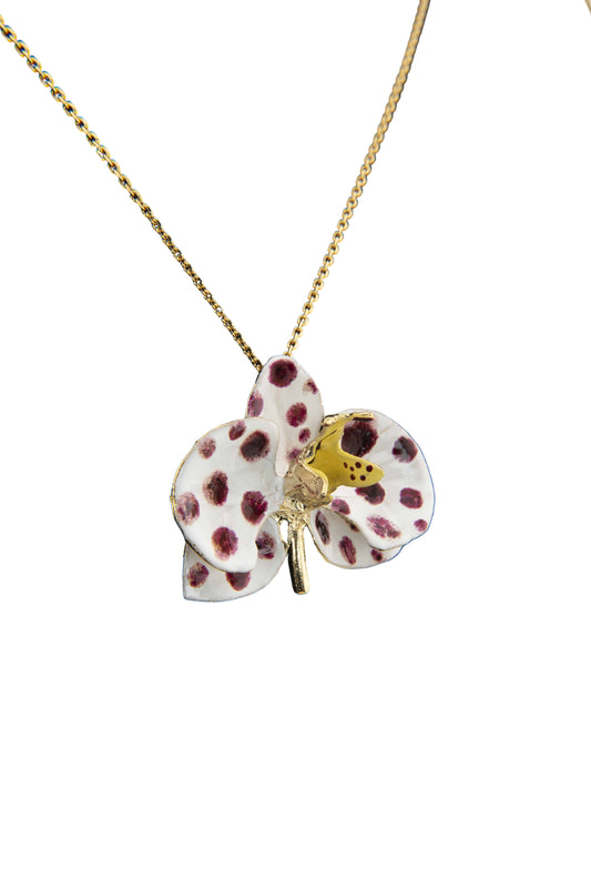 Handcrafted in Tuscany, the Marri Cortona Orchidea Necklace in 18k gold bronze captures the orchid’s grace — elegant, hand-enameled, and timelessly Italian.
