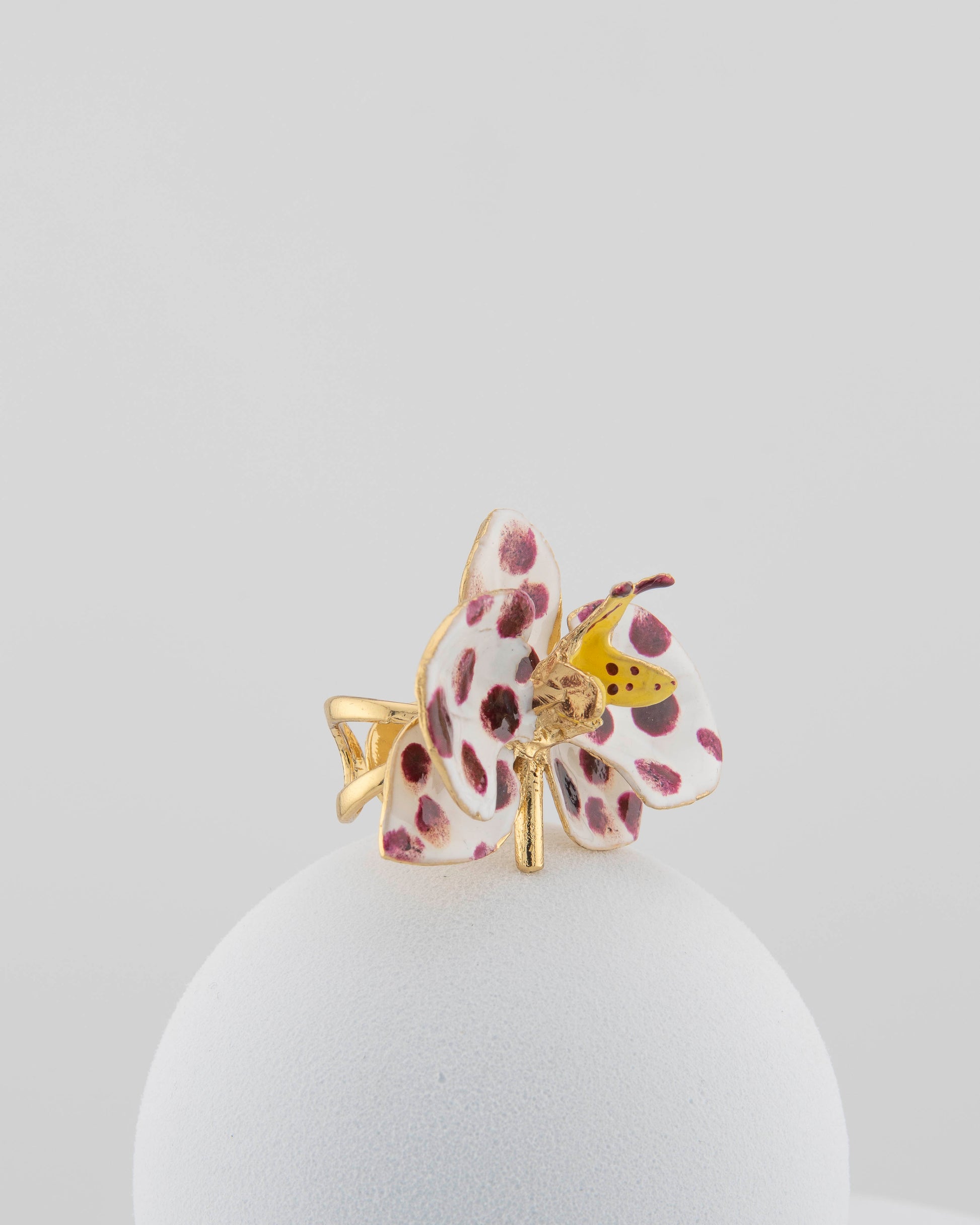 Handcrafted in Tuscany, the Marri Cortona Orchidea Ring in 18k gold bronze captures the orchid’s grace — unique, hand-enameled, and timelessly elegant.