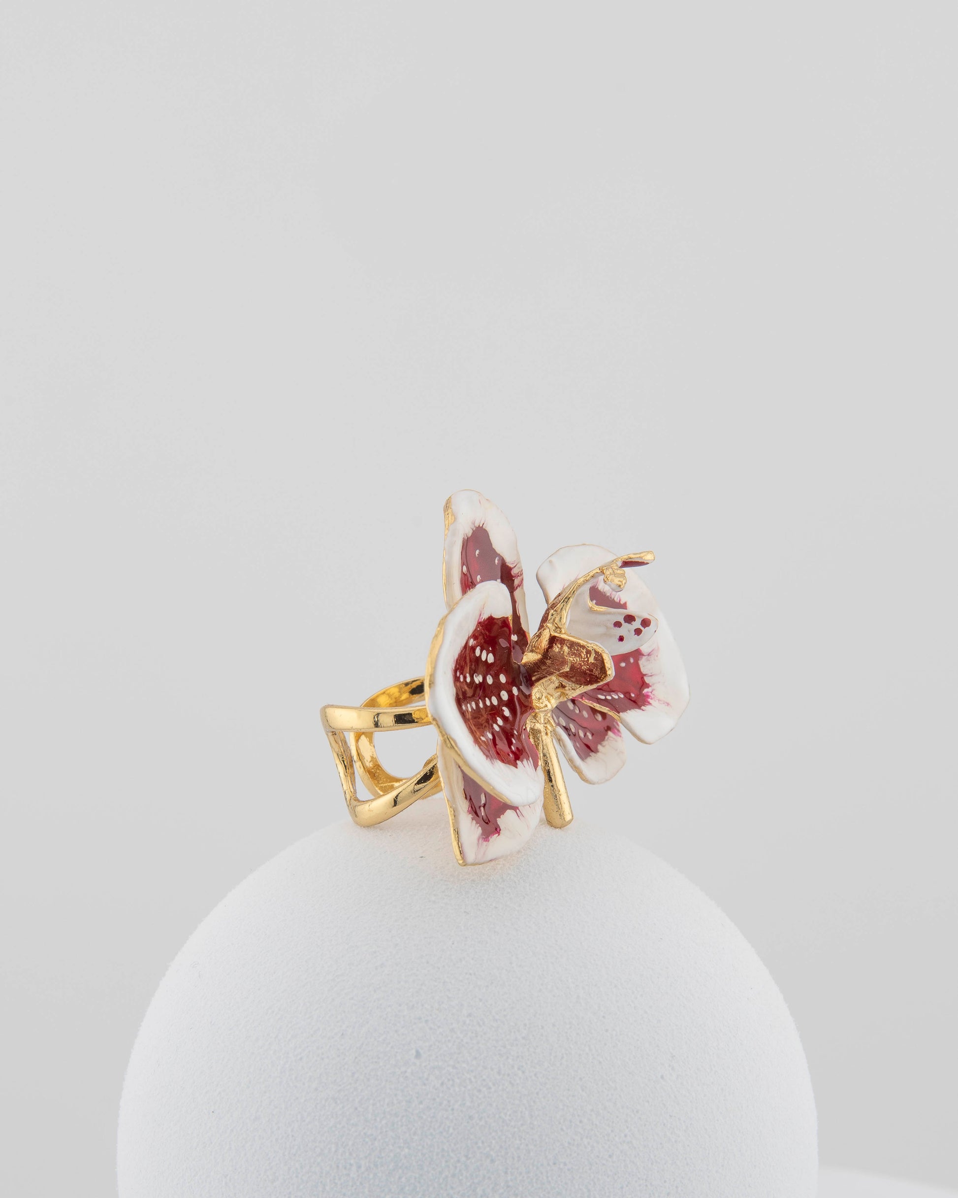 Handcrafted in Tuscany, the Marri Cortona Orchidea Ring in 18k gold bronze captures the orchid’s grace — unique, hand-enameled, and timelessly elegant.