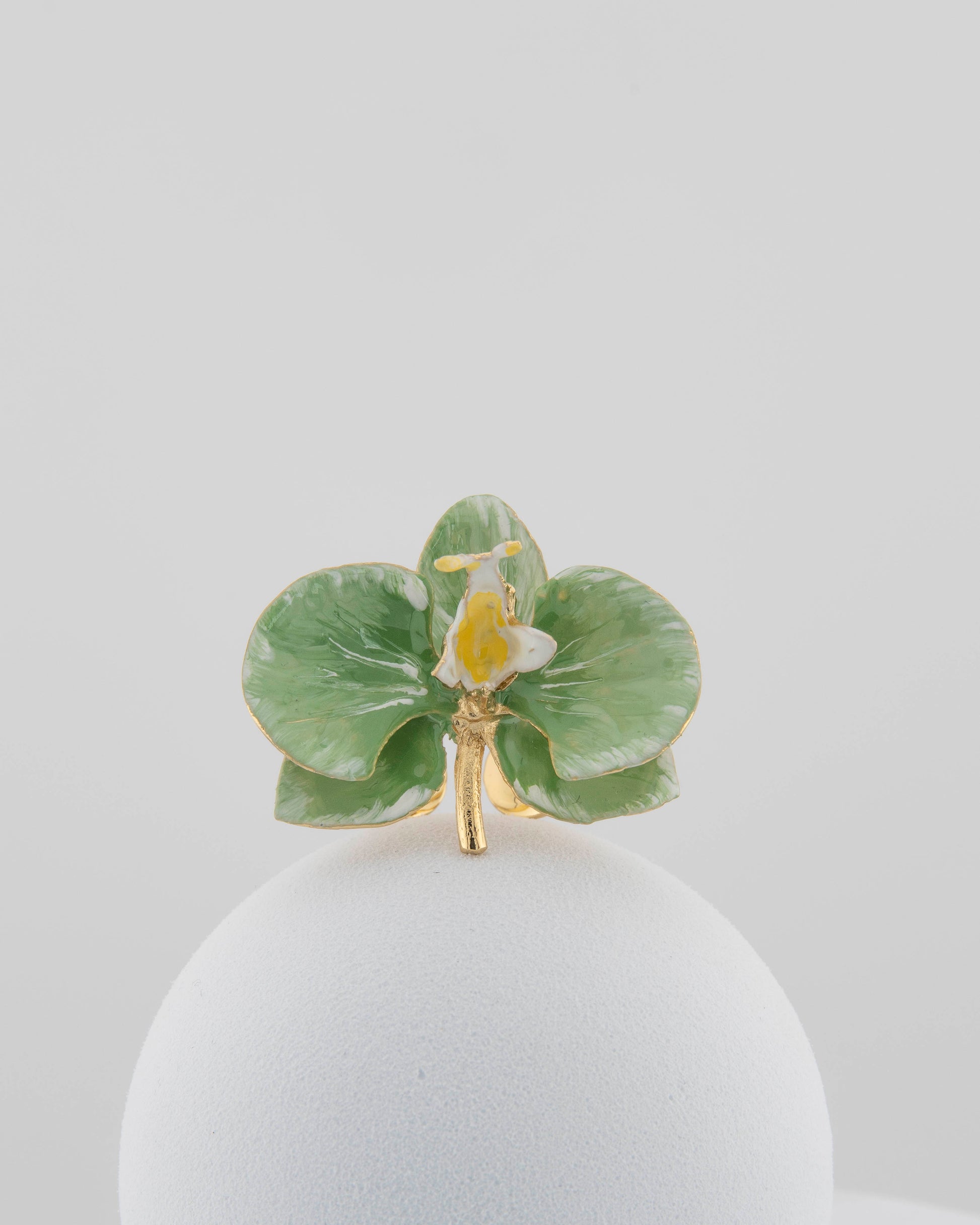 Handcrafted in Tuscany, the Marri Cortona Orchidea Ring in 18k gold bronze captures the orchid’s grace — unique, hand-enameled, and timelessly elegant.