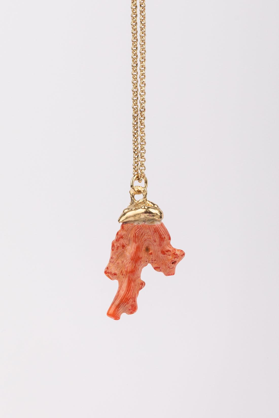 Collar con colgante de Medusa con Coral talla M