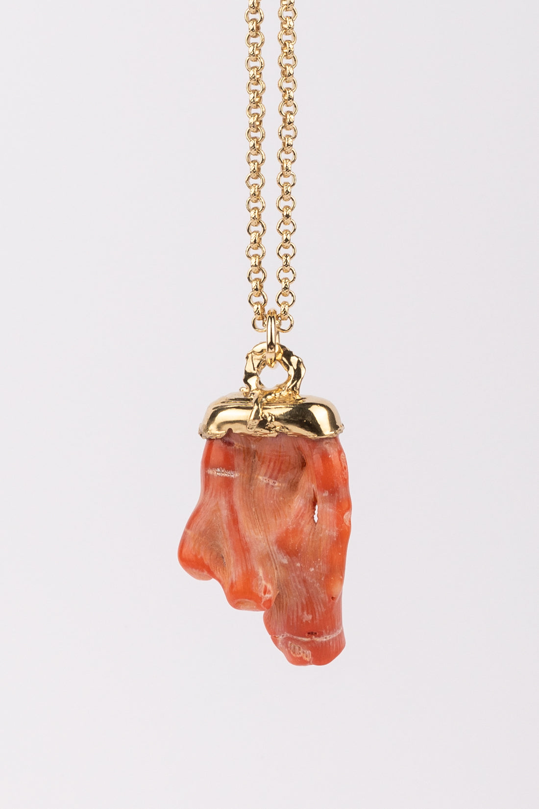 Collar con colgante de Medusa con Coral talla M