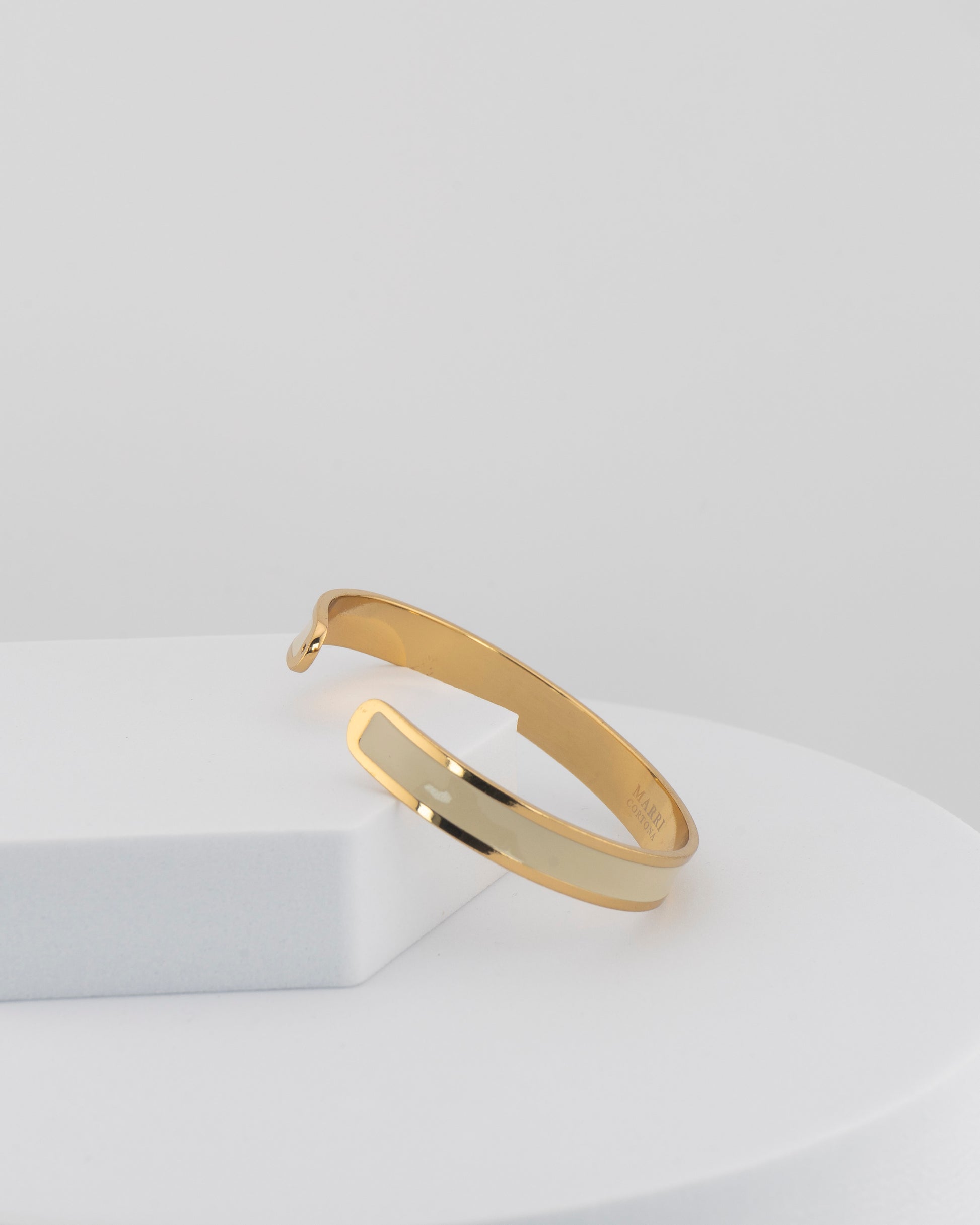 Handcrafted in Tuscany, the MarriCortona Smalto Bracelets in 18k gold and hand-painted enamel embody Italian artistry, color, and timeless elegance.