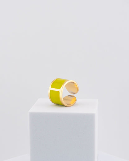 Handcrafted in Tuscany, the MarriCortona Smalto Rings combine 18k gold and hand-painted enamel — vibrant, refined, and authentically Made in Italy.