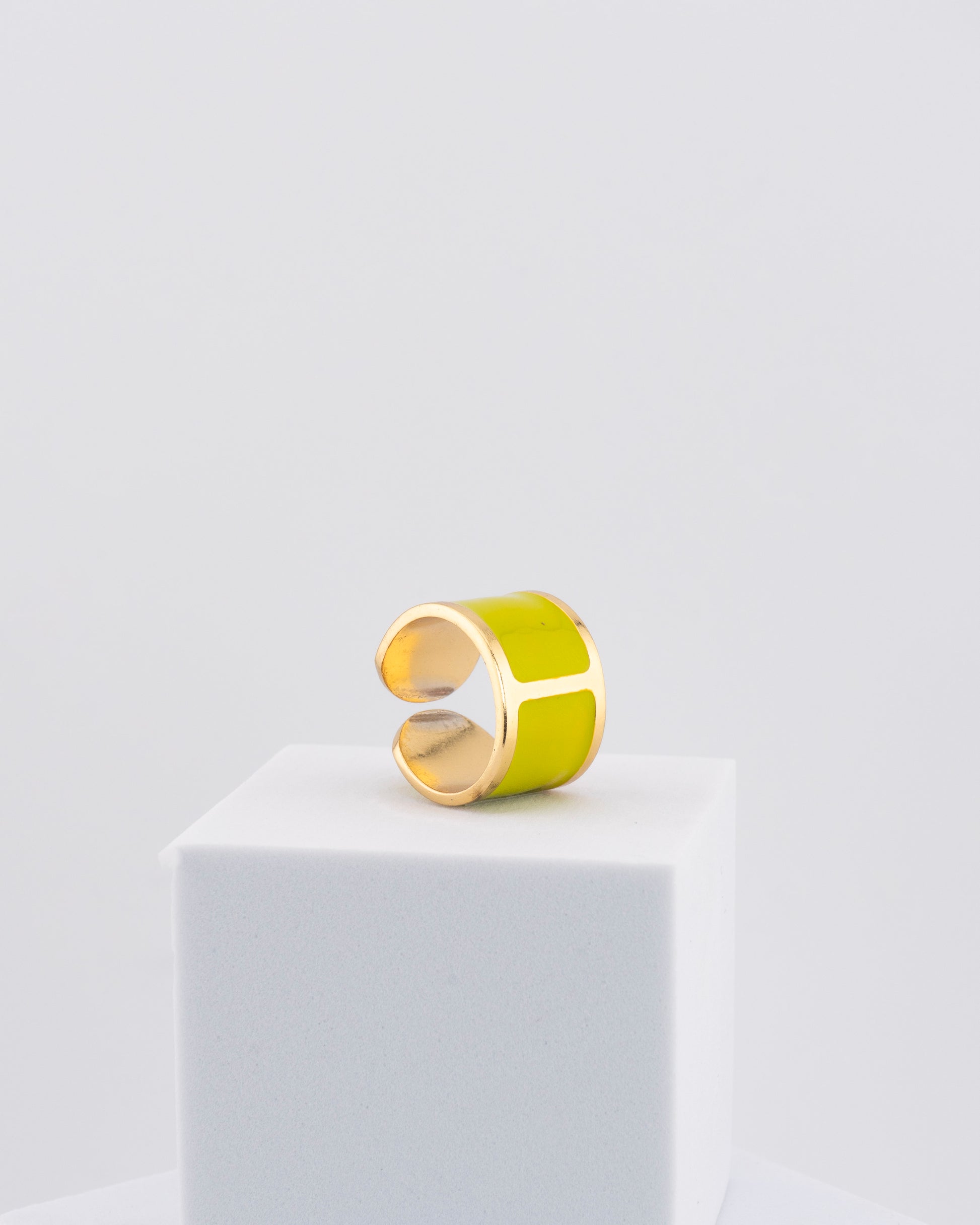 Handcrafted in Tuscany, the MarriCortona Smalto Rings combine 18k gold and hand-painted enamel — vibrant, refined, and authentically Made in Italy.