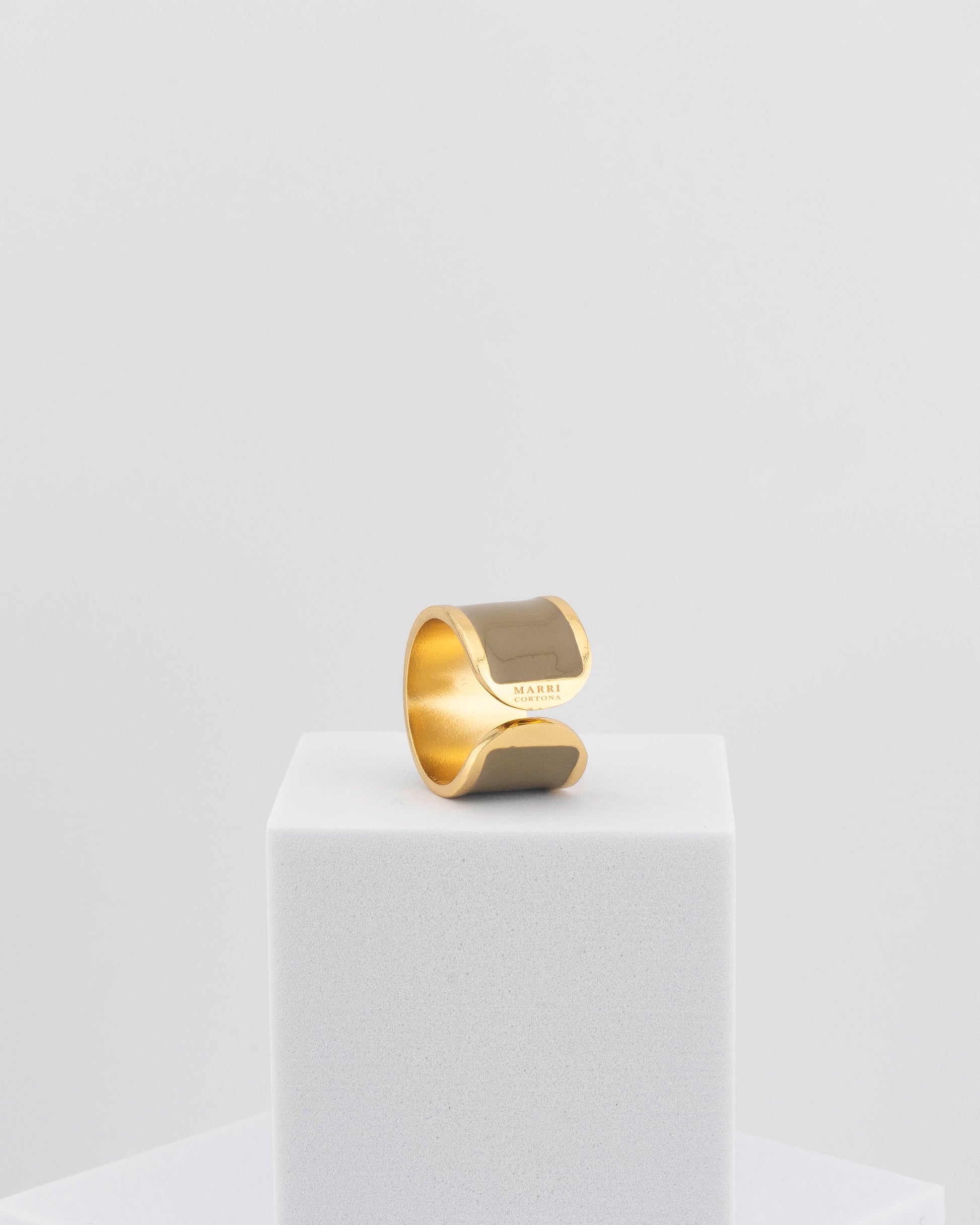 Handcrafted in Tuscany, the MarriCortona Smalto Rings combine 18k gold and hand-painted enamel — vibrant, refined, and authentically Made in Italy.