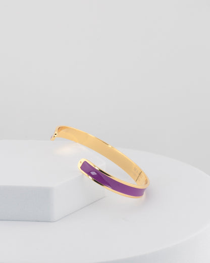 Handcrafted in Tuscany, the MarriCortona Smalto Bracelets in 18k gold and hand-painted enamel embody Italian artistry, color, and timeless elegance.