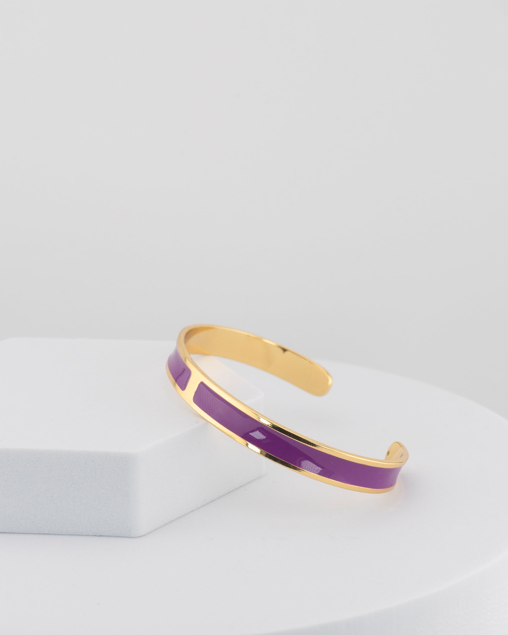 Handcrafted in Tuscany, the MarriCortona Smalto Bracelets in 18k gold and hand-painted enamel embody Italian artistry, color, and timeless elegance.