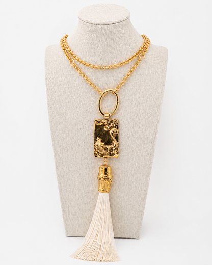 Collar de carpa Koi con elemento de bambú y borlas de seda de varios colores