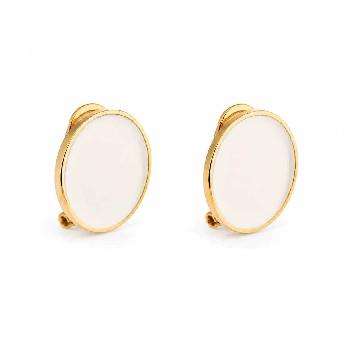 Pendientes de esmalte de leche