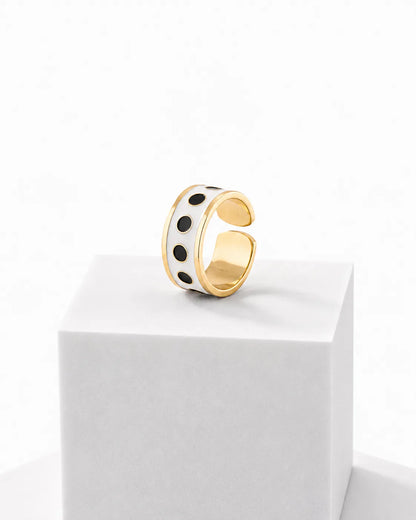 Anillo Black & White 1 cm de alto n.º 13