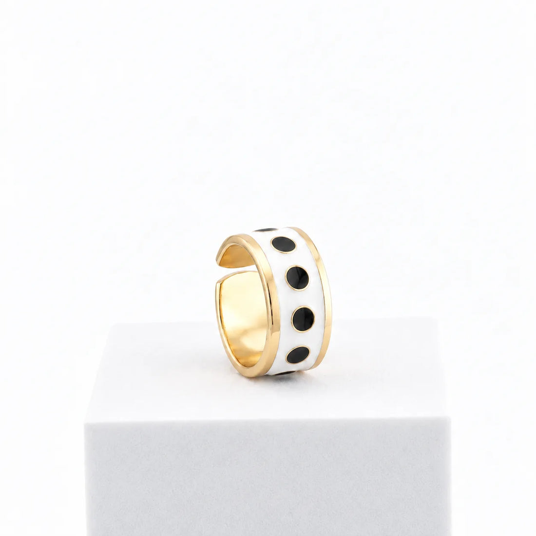 White polka dot ring, 1 cm high