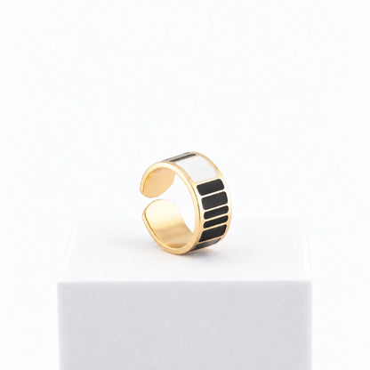 Black &amp; White ring h 1 cm n.22