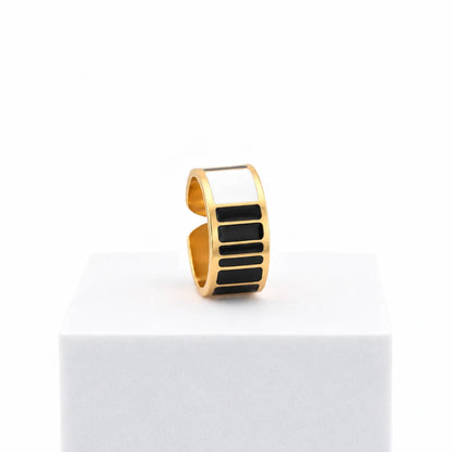 Black &amp; White ring h 1 cm n.22