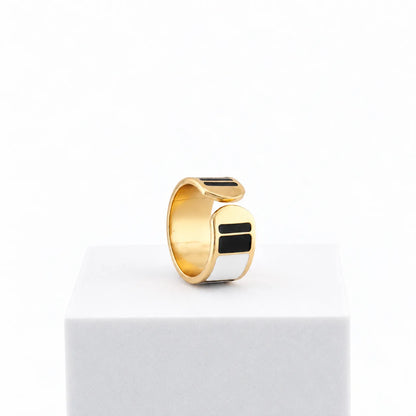 Black &amp; White ring h 1 cm n.22