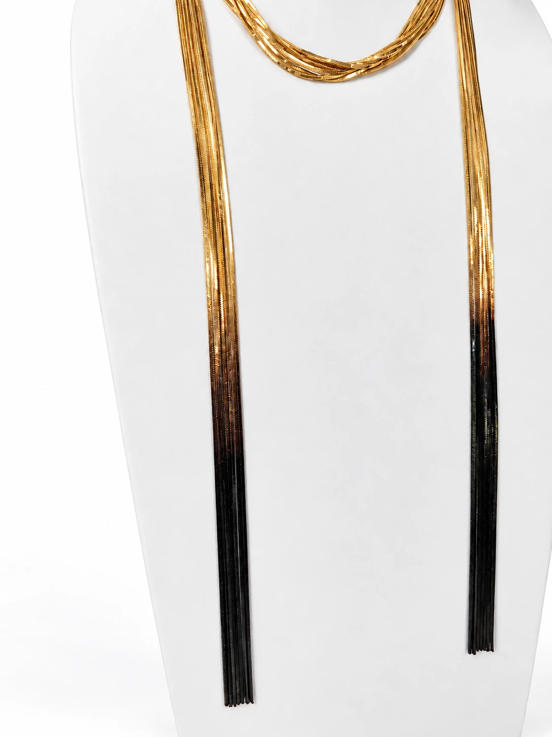 Collar Voilà de 6 hilos degradados en oro y negro