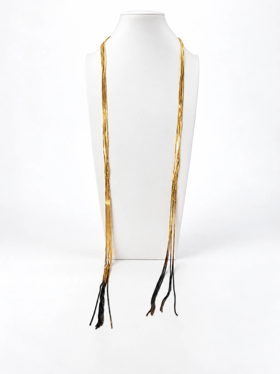Collar Voilà de 6 hilos degradados en oro y negro