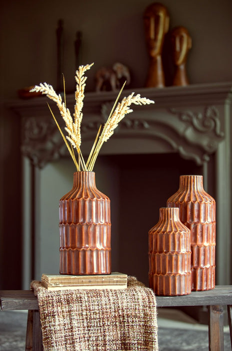 Coral vase in glazed ceramic